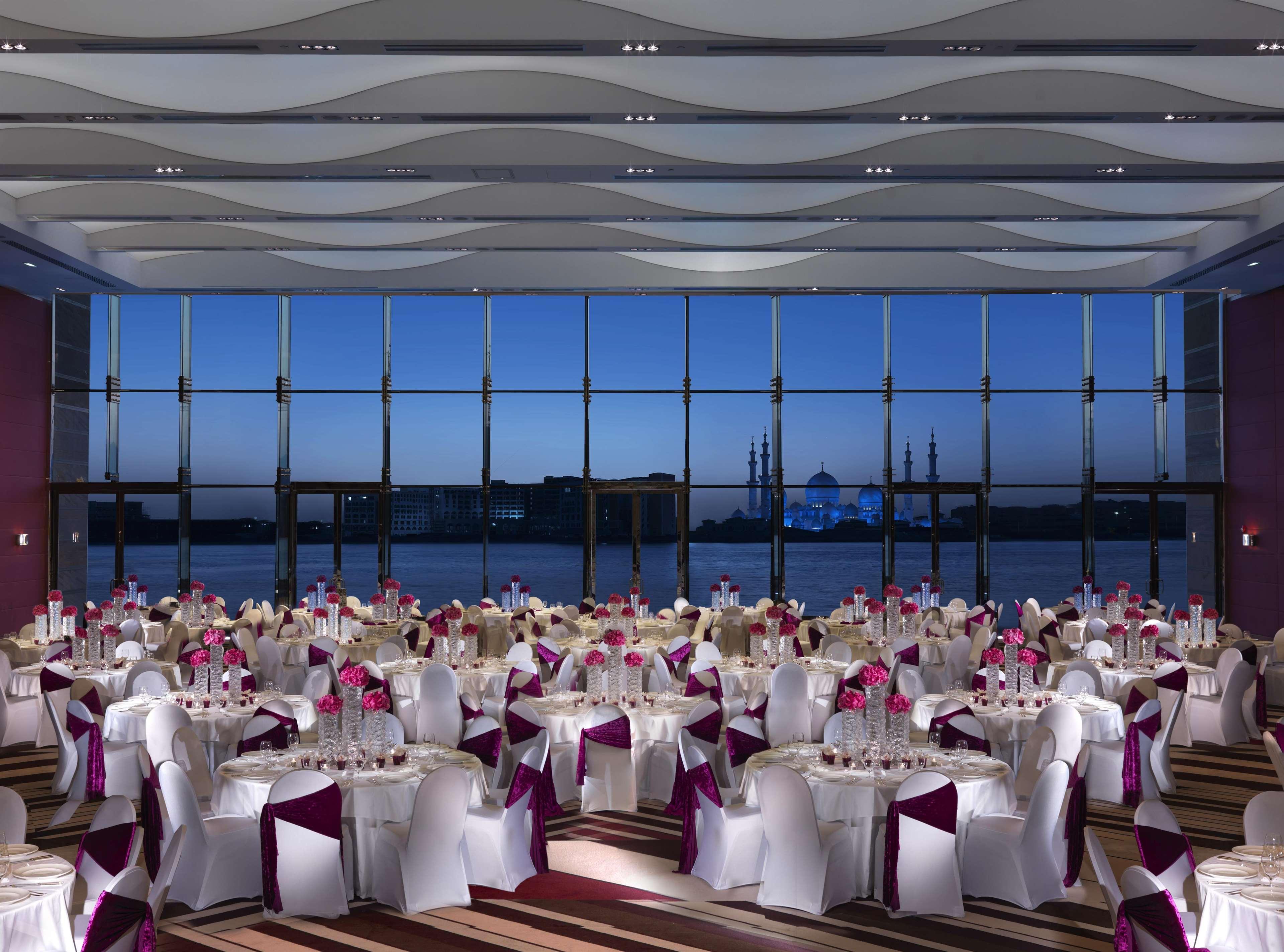 Fairmont Bab Al Bahr Hotel Abu Dhabi Restaurant photo The Grand Ballroom