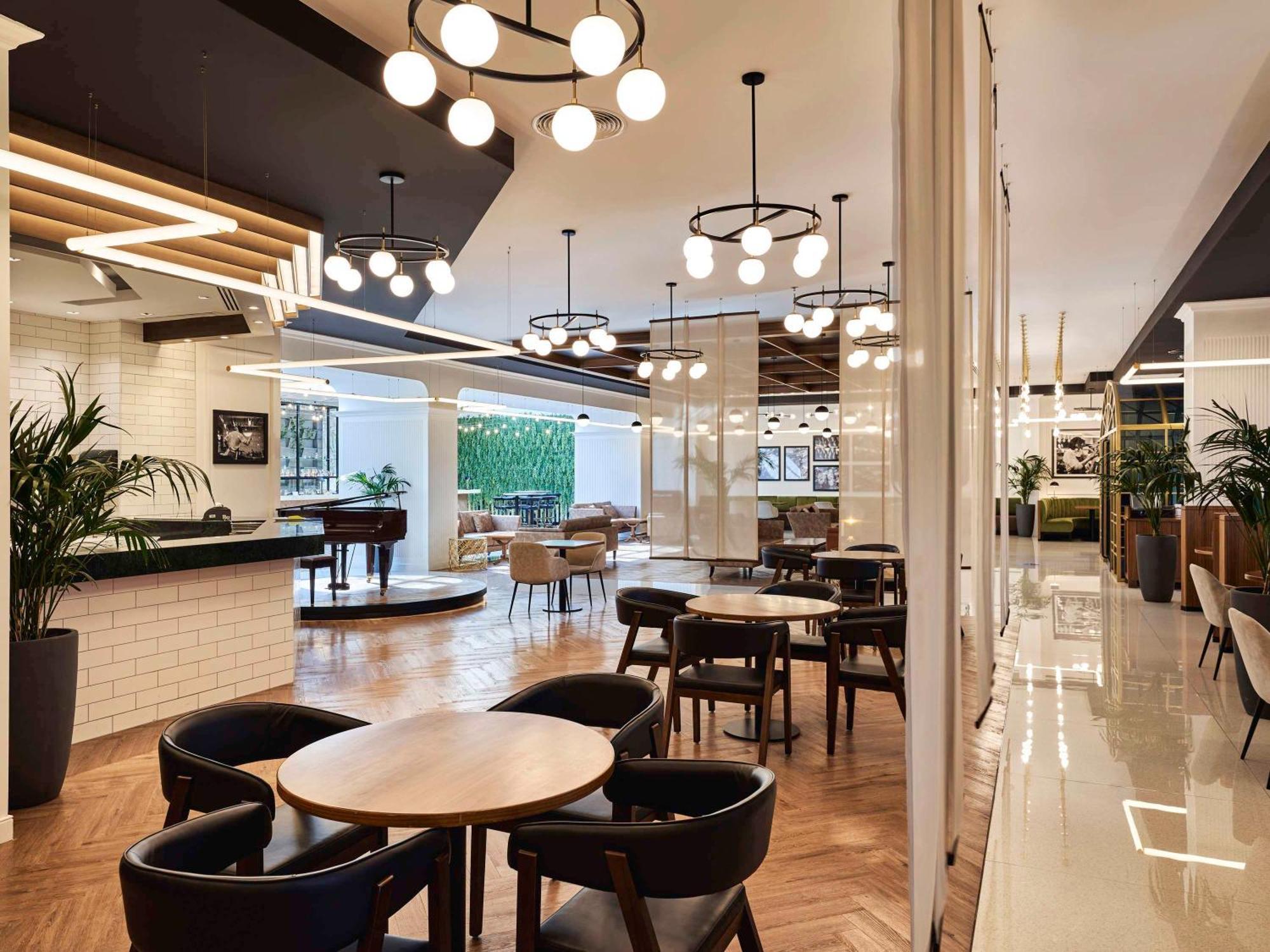 Fairmont Bab Al Bahr Hotel Abu Dhabi Exterior photo The lounge at Istanbul Ataturk Airport