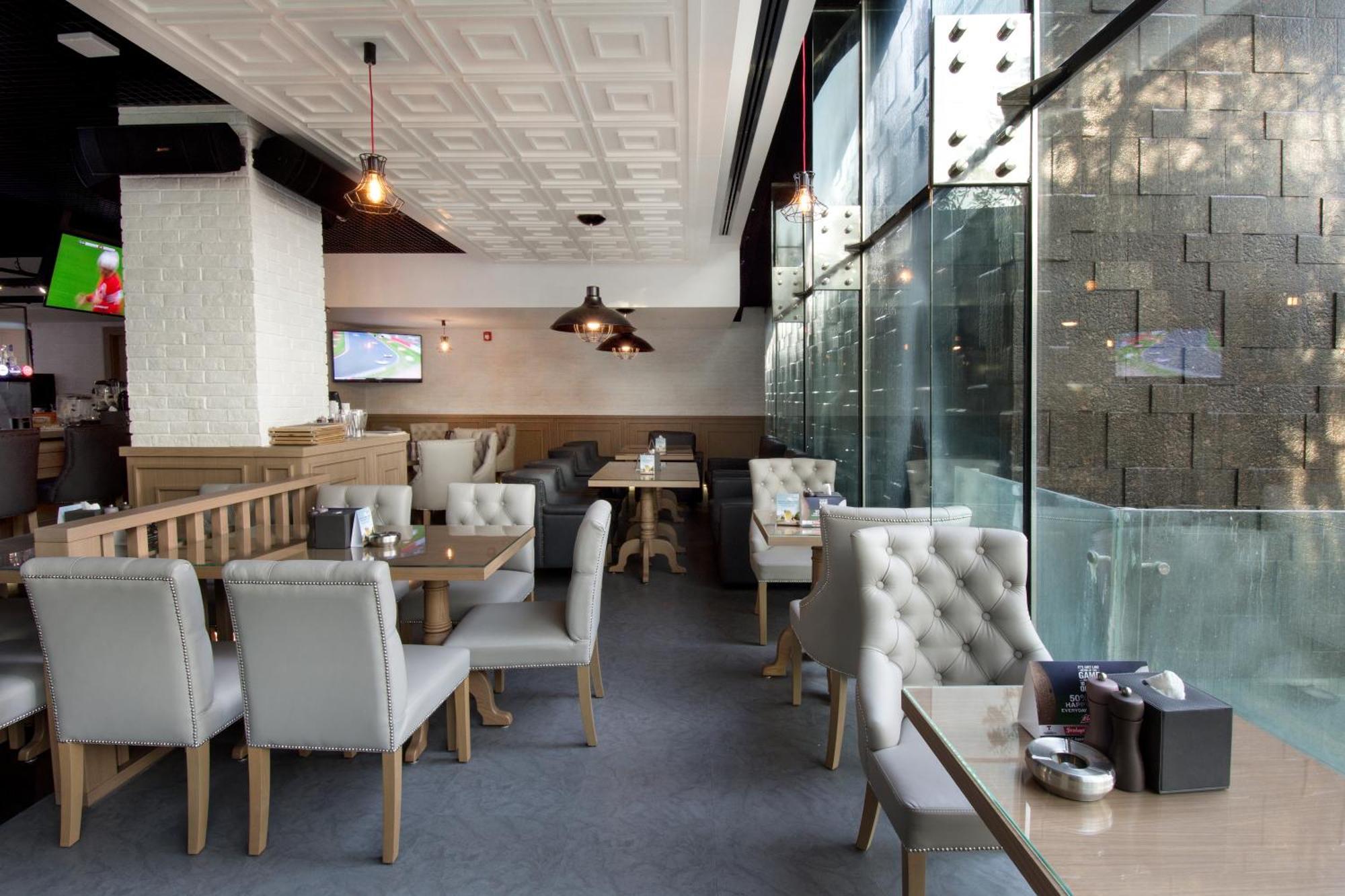 Fairmont Bab Al Bahr Hotel Abu Dhabi Exterior photo Interior of a restaurant in Yerevan