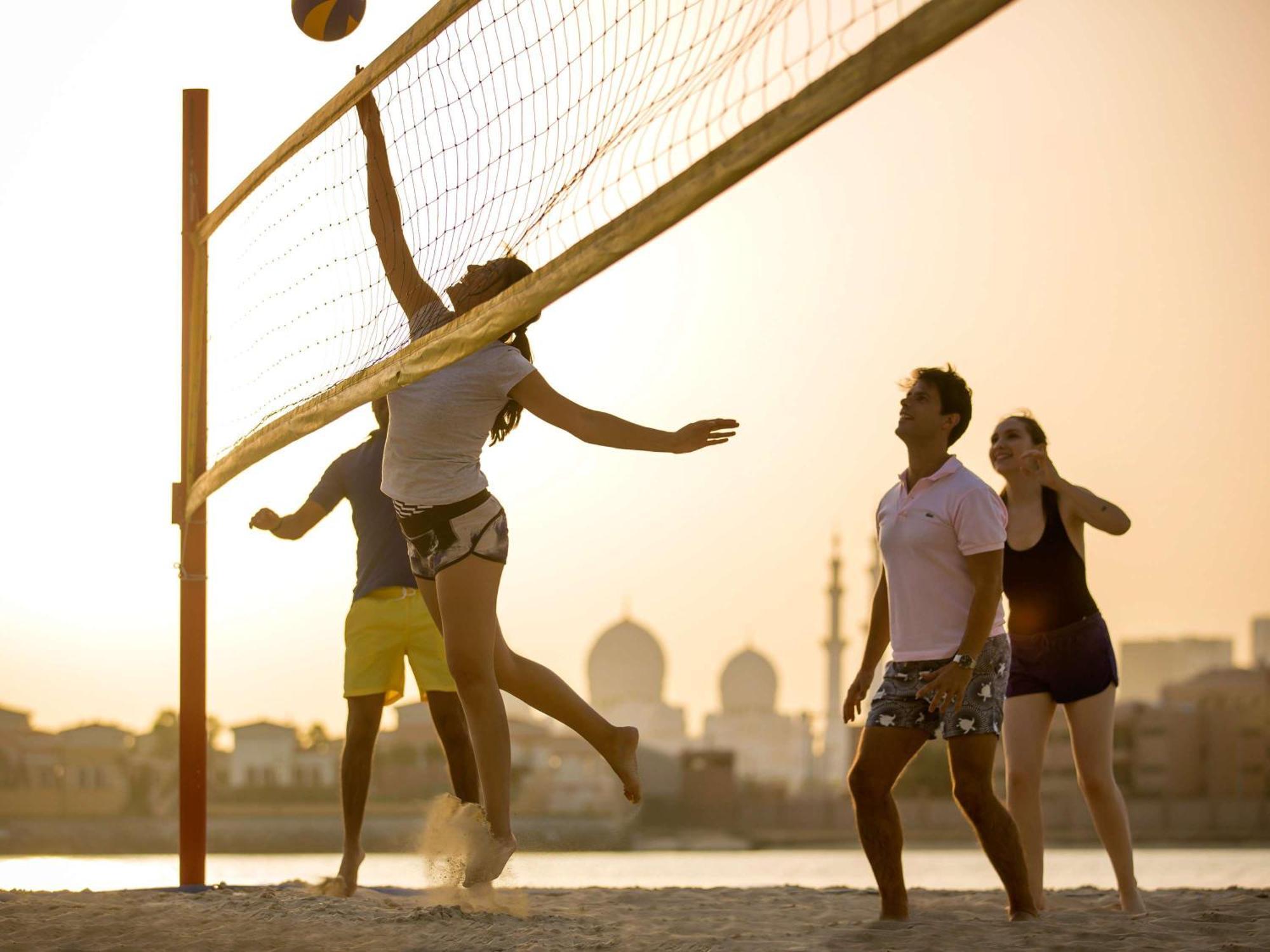Fairmont Bab Al Bahr Hotel Abu Dhabi Exterior photo Beach volleyball