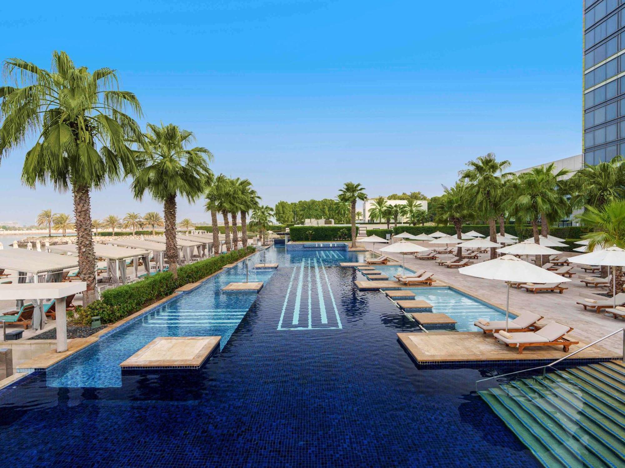 Fairmont Bab Al Bahr Hotel Abu Dhabi Exterior photo The swimming pool at the hotel