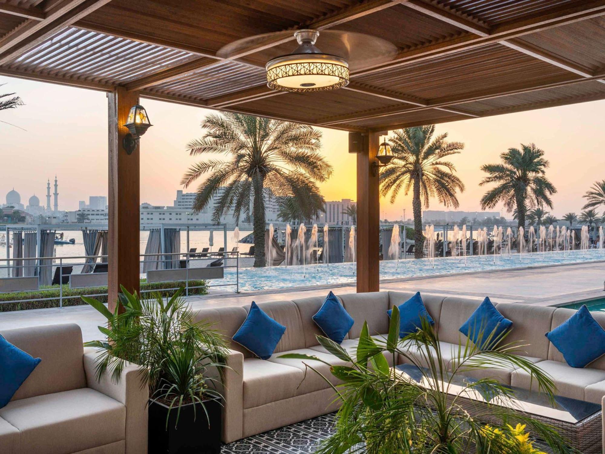 Fairmont Bab Al Bahr Hotel Abu Dhabi Exterior photo The Beach